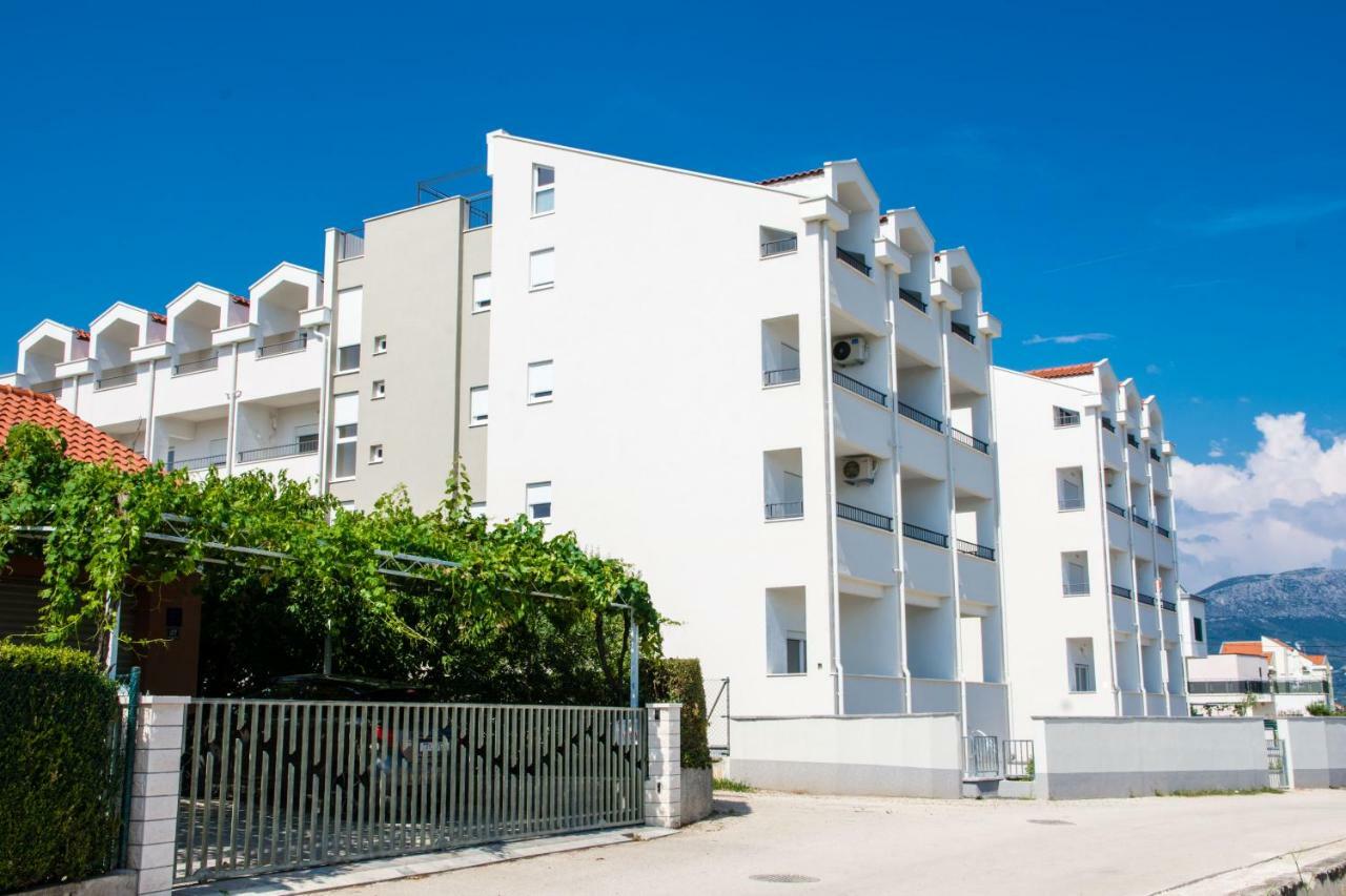 Apartment Quarko Kastela Luaran gambar